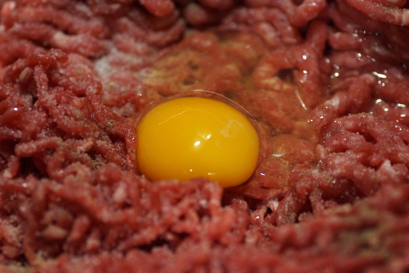 cook, ready-to-eat, beef, yolk, preparation, yellow, sunny side up, egg yolk, meat, raw, kitchen, fried egg, still life, food, food and drink, minced, close-up