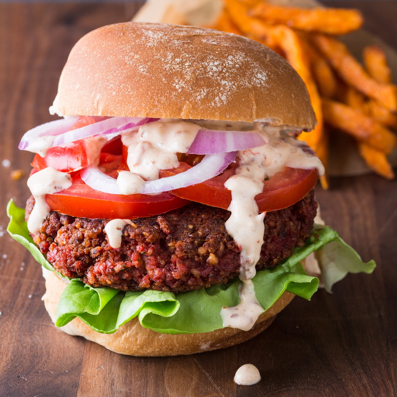 cheeseburger, unhealthy eating, beef, meat, no people, dinner, food and drink, sandwich, condiment, burger, fast food, bun, vegetable, 2K, ground beef