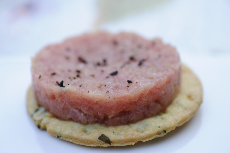 dessert, sandwich, studio shot, snack, raw, close-up, close up, healthy eating, temptation, freshness, food, bread, minced meat, breakfast, sweet food