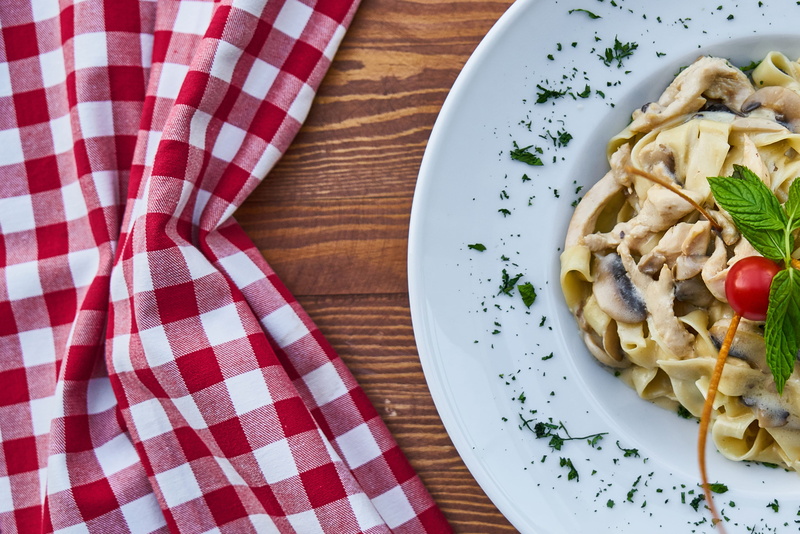 eat, white sauce, wooden, plate, ready-to-eat, eating, pasta, herb, garnish, cherry, cherry tomato, delicious, restaurant, still life, healthy, healthy eating