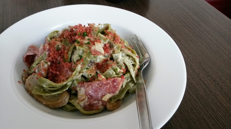 meal, vegetable, kitchen utensil, pasta, food, cream, ready-to-eat, fettuccine, wellbeing, food and drink, directly above, freshness, 2K, eat, fruit, table