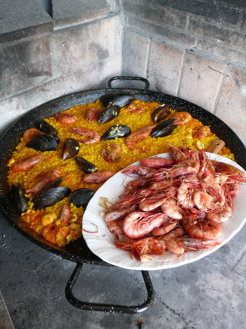 cooked, roasted, food, Paella, healthy eating, barbecue Grill, freshness, 2K, still life, meal, barbecue, pan, kitchen utensil, ready-to-eat, dinner, heat - Temperature