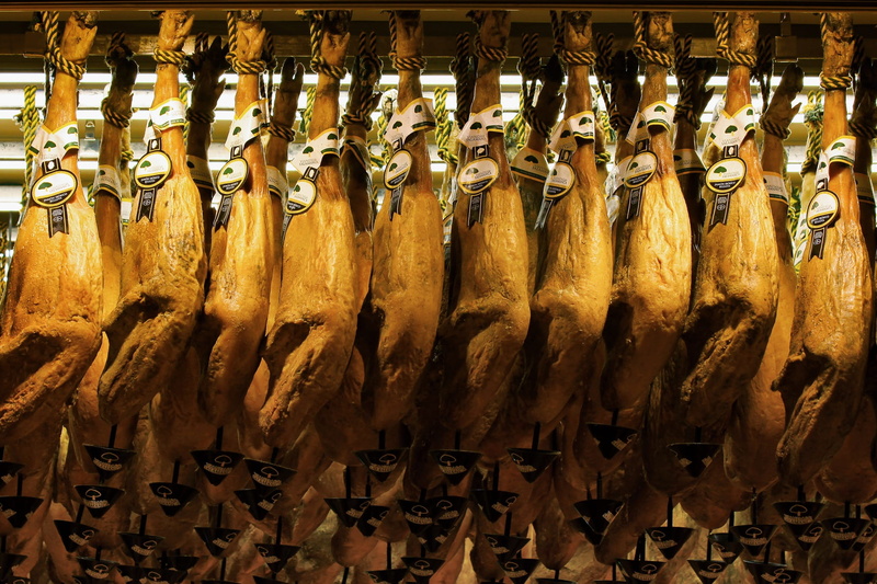 dried, large group of objects, choice, delicious, indoors, brown, jamon, leg, pork, still life, day, hanged, wood - material, side by side, food and drink
