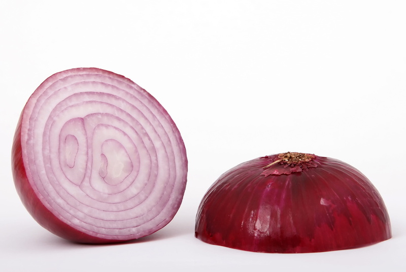 spanish onion, food and drink, vegetarian food, freshness, food, slice, red, onion, raw food, 2K, purple, wellbeing, indoors, healthy eating, cross section