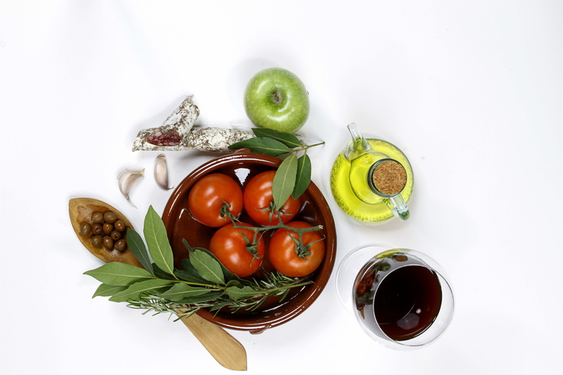 vegetables, herb, wellbeing, glass, choice, still life, white background, olives, indoors, healthy eating, red, no people, garlic, ingredient, green, 5K