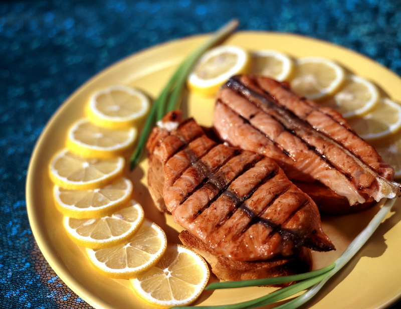 onion, lemon, citrus fruit, restaurant, healthy Eating, fruit, chop, dinner, plate, lunch, barbecue Grill, fillet, cloves, meat, ready-to-eat, lime, garnish