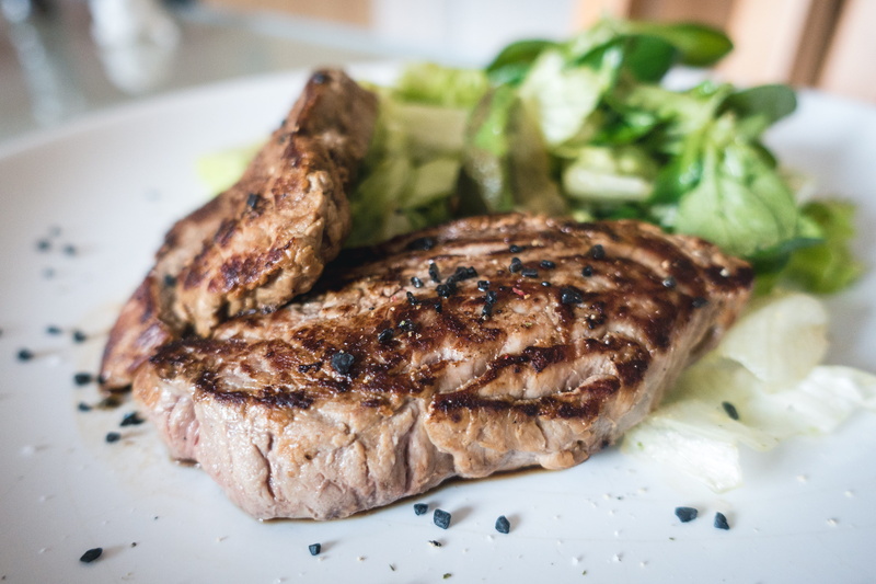 plate, meat And Alternatives, freshness, meat, 5K, focus on foreground, indoors, food, ready-to-eat, white meat, close-up, chicken breast, sirloin Steak