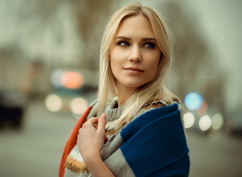 sweater, portrait, face, 1080P, depth of field, Eva Mikulski, looking away, blonde, blue eyes, women