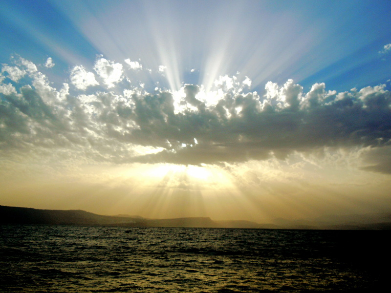 blu sky, reflection, sunray, light, sea, shiny, idyllic, body, sunrise, sunbeam, lens flare, heaven, golden, sun, 4K, bright, beauty in nature, cloud - sky