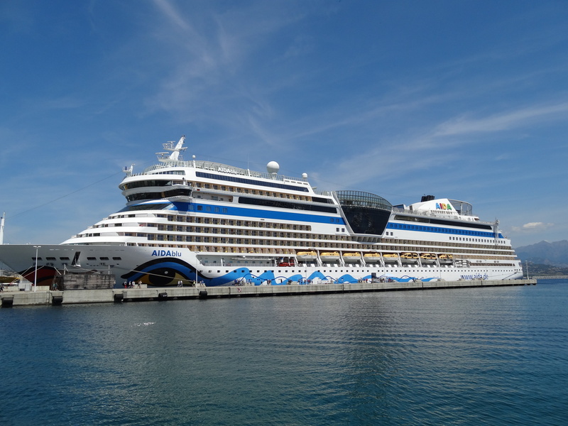 aida, 4K, kiss mouth, people Traveling, luxury, tourism, water, holiday, mode of transportation, architecture, port, yacht, harbor, waterfront, travel Destinations