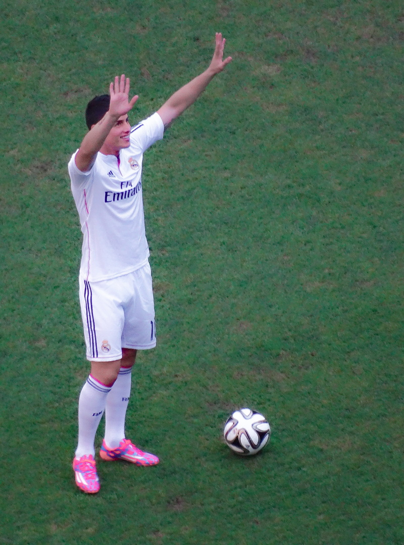 football stadium, football, child, land, girls, females, sport, greet, leisure activity, footballer, full length, colombian, spain, james rodriguez, limb