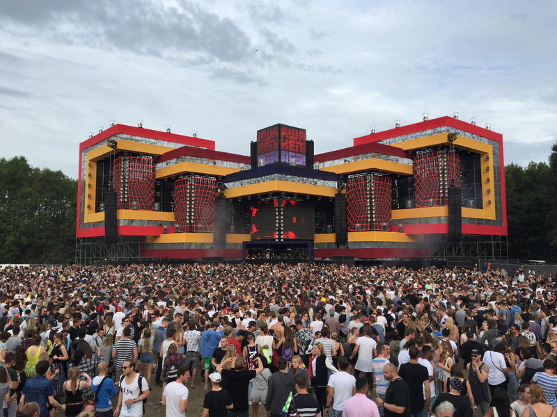 feast, real people, event, day, have fun, set, stay together, architecture, large group of people, festival, techno, building, 2K, lifestyles, place of worship