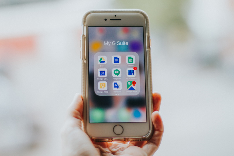 technology, outdoors, calendar, hand, phone, human body part, close-up, smart phone, case, social medium, human hand, connection, screen, apps, 5K, silver