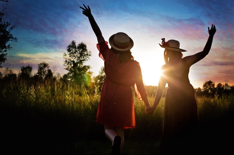 field, lens flare, emotion, 1080P, two people, hangout, sunset, land, nature, activity, women, human arm, sun, lady, men, back lit, togetherness, sunlight