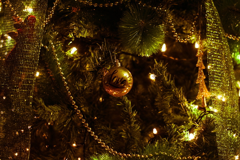 photography, shallow, golden, close-up, decorations, lighting equipment, decor, merry, party, holiday - event, christmas, insubstantial, christmas decorations