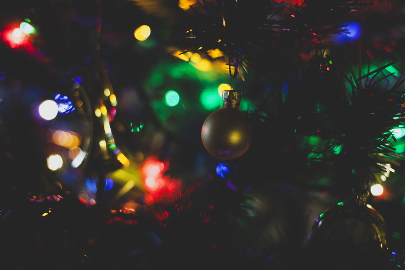 close-up, focus on foreground, christmas decorations, nightlife, party, bright, shining, blur, celebration, abstract, hanging, glisten, bokeh, illuminated