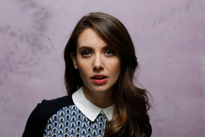 women, hair, indoors, facial expression, portrait, beauty, front view, young adult, business, looking at camera, brown hair, studio shot, beautiful woman