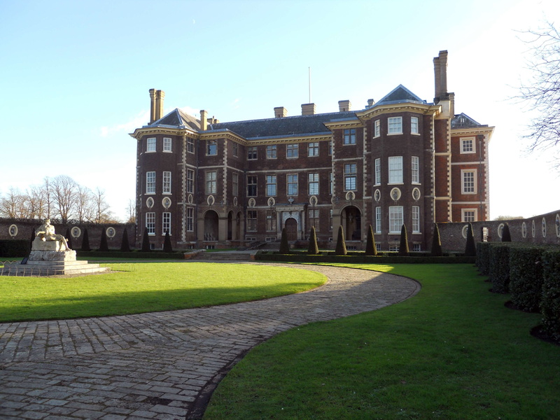 mansion, travel destinations, 4K, courtyard, sky, footpath, historic building, history, surrey, hedge, garden path, villa, grass, national trust, building exterior