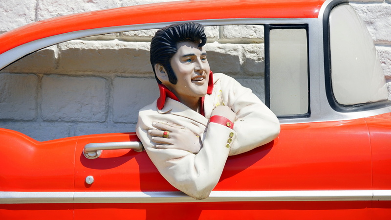 human body part, pop star, emotion, public transportation, men, positive emotion, man, performer, movie, inside, entertainment, smiling, person, vehicle