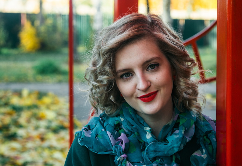 eyes, happiness, girl, print, taking, hair, young, red lips, wearing, warm clothing, leisure activity, face, focus, floral, joy, purple, clothing, 5K