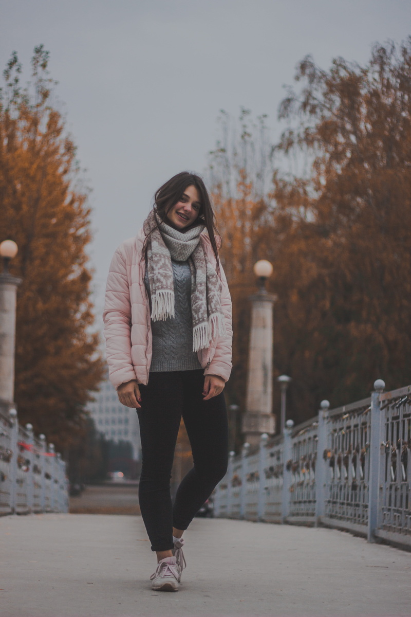 hairstyle, style, warm clothing, young, eyes, one person, attractive, fashionable, wear, jacket, young women, hair, trees, model, posing, 5K, standing