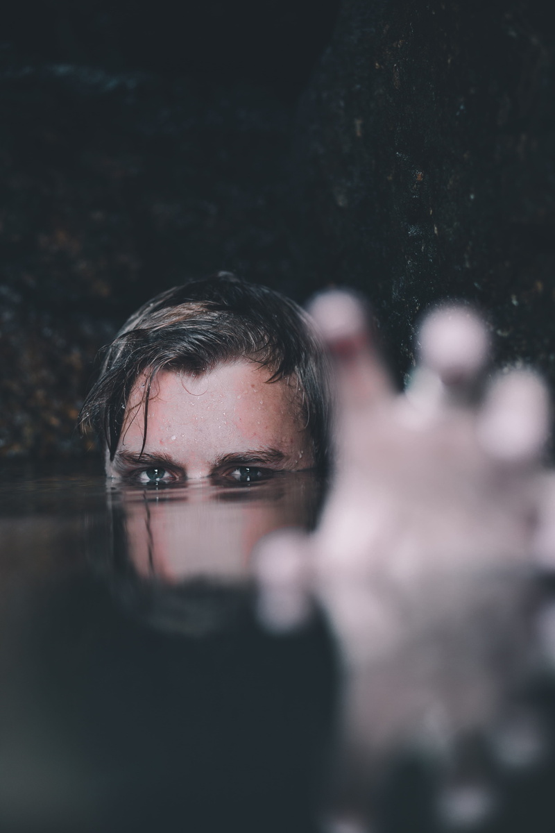 adult, person, men, male, one person, selective focus, underwater, photography, eye, strec, body part, eyes, strech, wet, 5K, drowning, headshot, portrait