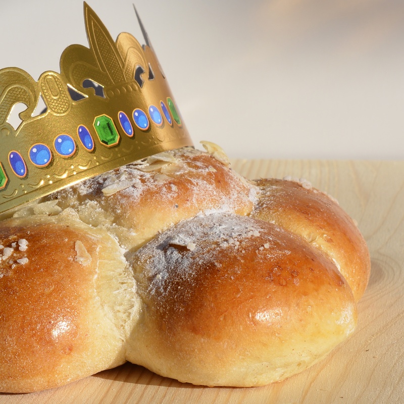 donut, three king cake, close-up, sweet, wellbeing, custom, january, hide figure, unhealthy eating, food, indulgence, baked, french food, bun, 6, indoors