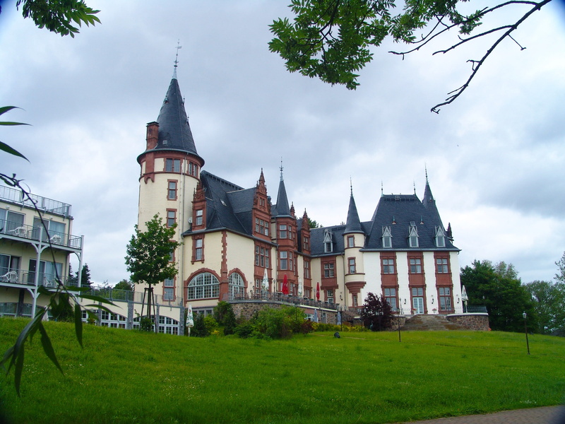 castle, Building, city, famous Place, tree, history, outdoors, day, built Structure, plant, travel destinations, spire, hotel complex, 2K, the past, architecture