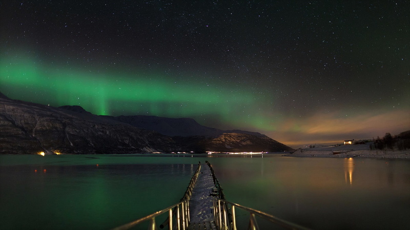 aurora, lake, winter, norway, snow, borealis, lofoten, 1080P, mountain, night, earth