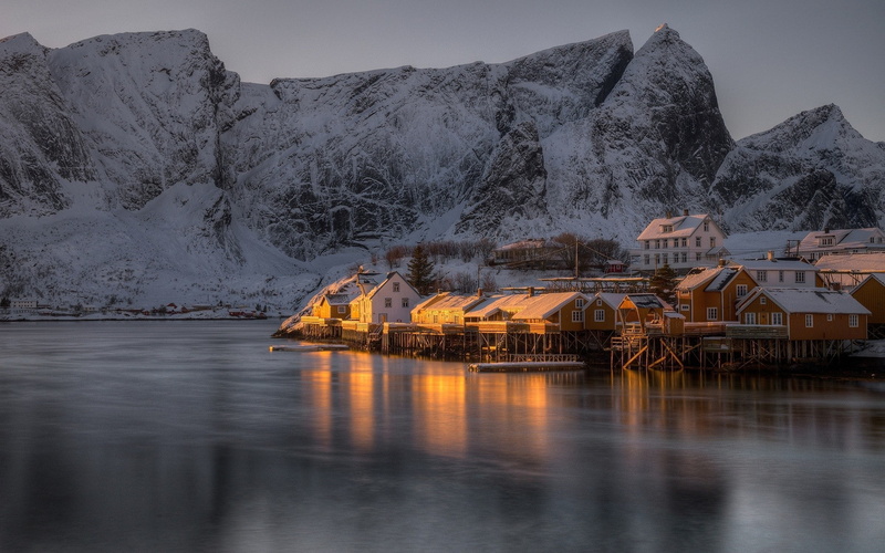 winter, nature, landscape, ice, reflection, village, Norway, house, building, frozen lake, Lofoten, mountains, snow, lake, sunset, snowy peak, 1080P