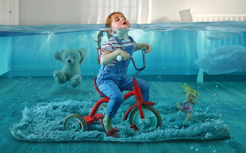 leisure activity, girls, water, innocence, full length, casual clothing, Submerged, females, front view, day, childhood, k, one person, 4K, real people