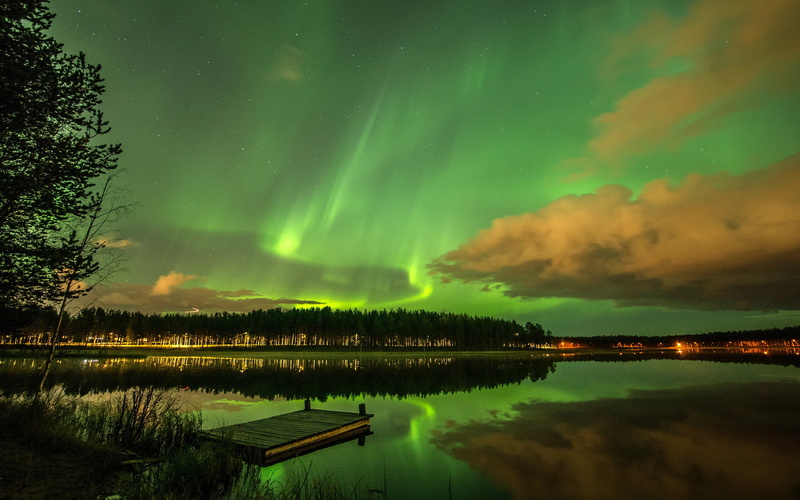 reflection, sky, tree, aurora, idyllic, waterfront, no people, reflection lake, green color, tranquil scene, lake, star - space, space and astronomy, landscape