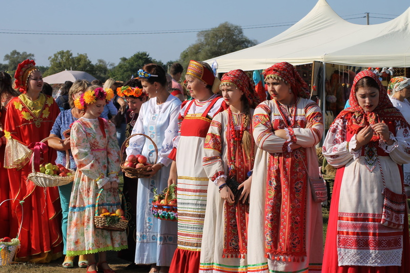 adult, sundress, tradition, traditional festival, traditional clothing, dress, kokoshnik, large group of people, costume, celebration, woman, russia, group of people
