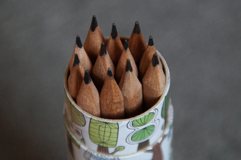 wood - material, still life, pen, 5K, school, selective focus, pen holder, wood, pencil, studio shot, floral pattern, close-up, food, paper, craft, art and craft