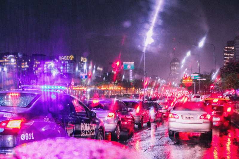 mode of transportation, rain drop, illuminated, argentina, light, 5K, traffic light, drop, cityscape, raining, motor vehicle, built structure, land vehicle