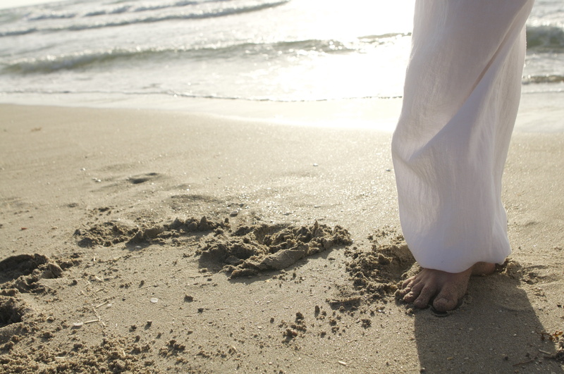 day, training, human leg, white, outdoors, beach, qi, concentration, low section, lifestyle, adult, meditation, 4K, energy, one person, real people, sea