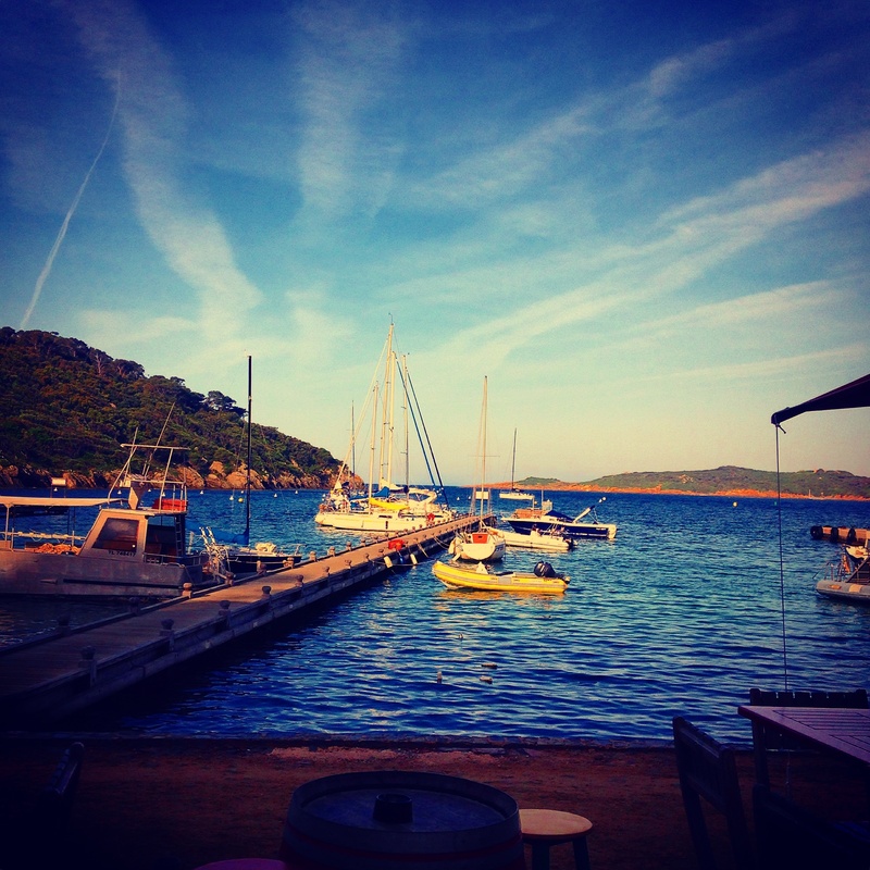 moored, yacht, sailboat, no people, calm, transportation, mountain, outdoors, pole, 1080P, mode of transportation, sky, sand, port, beach, beauty in nature