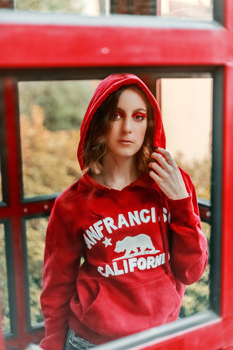 beauty, casual wear, cute, elegant, reflection, clothing, young women, hoodie, portrait, young adult, pose, focus, real people, beautiful woman, looking at camera