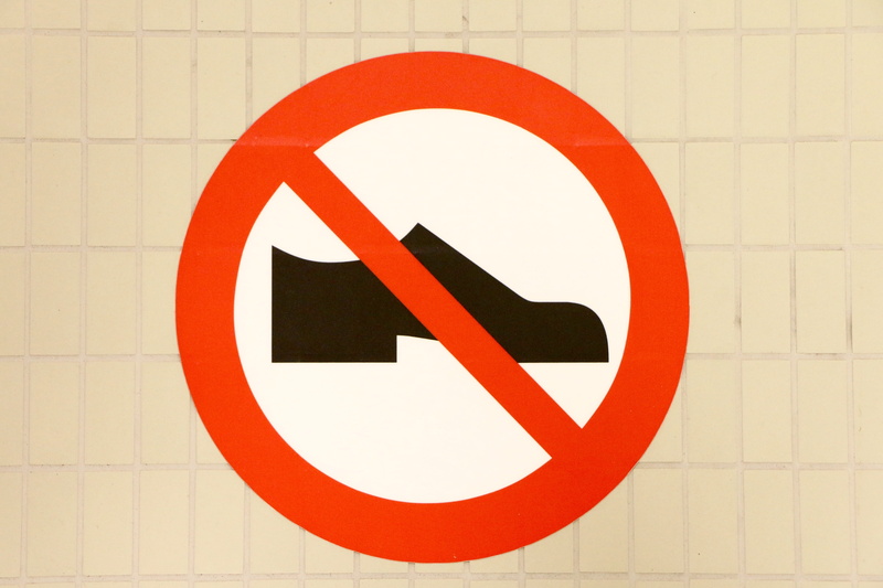 white color, wall - building feature, road, geometric shape, information sign, Signal, red, forbidden, outdoors, message, Ban, Shield, Bid, road sign, shape