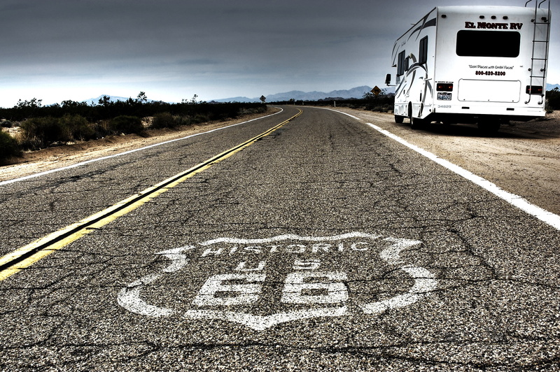 land vehicle, communication, mode of transportation, road marking, vanishing point, nature, symbol, direction, sky, motor vehicle, route 66, ruta66, marking
