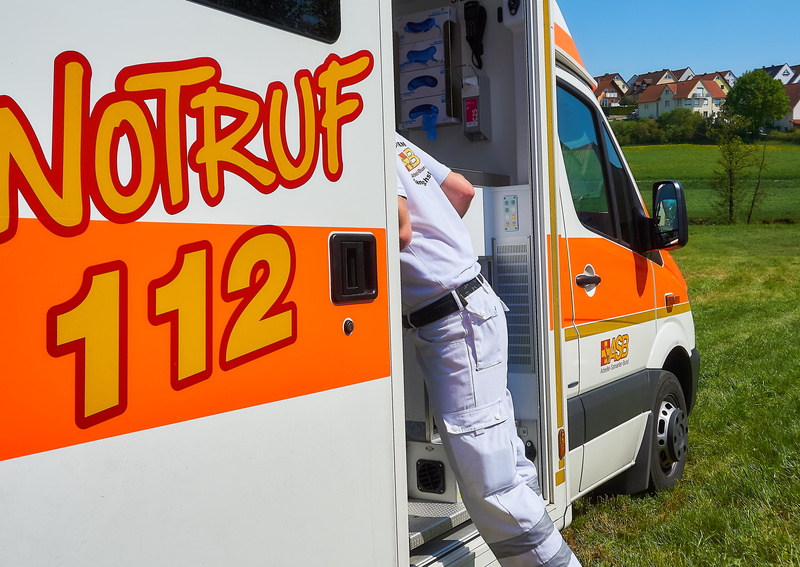 adult, doctor on call, vehicle, emergency medical services, racing car, 5K, emergency, ambulance service, medic, in the usage, asb, casual clothing, transportation