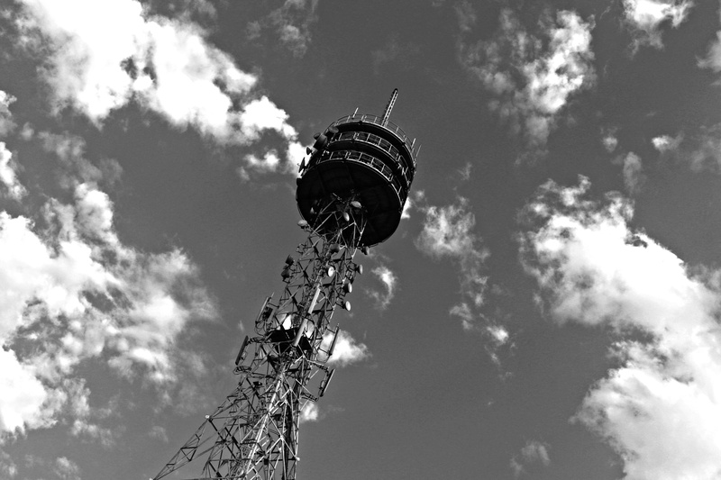 comunication, travel, cloud - sky, radio, lighting equipment, antena, tree, building, 5K, spire, tourism, sunlight, lima, architecture, tall - high, amusement park ride
