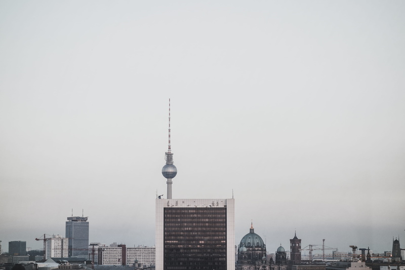 skyscraper, spire, building, travel, old, photo, city, copy space, tall - high, tourism, building exterior, cityscape, financial district, antena, tower