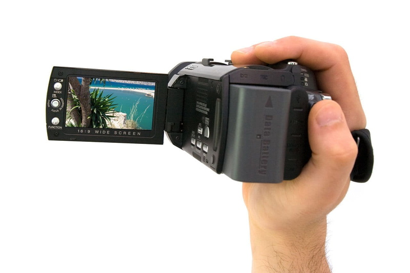 camera, definition, white background, human hand, photographing, white, people, technology, 720P, occupation, holding, handy, photography themes, liquid-crystal display