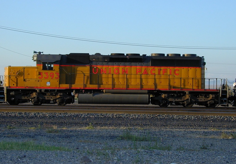 freight transportation, cable, sky, motion, freight train, business, train - vehicle, 2K, railroad car, no people, outdoors, mode of transportation, nature