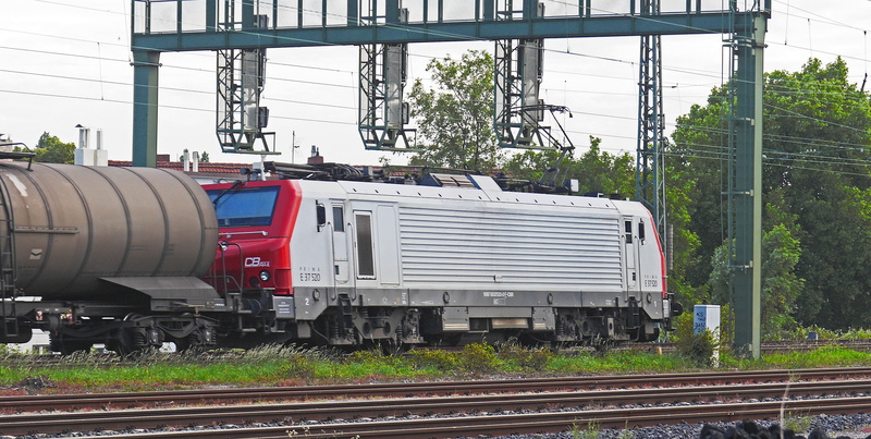 plant, prima, train - vehicle, gantry, train, alstom, freight train, shunting yard, built structure, no people, cb rail, railroad track, french, track