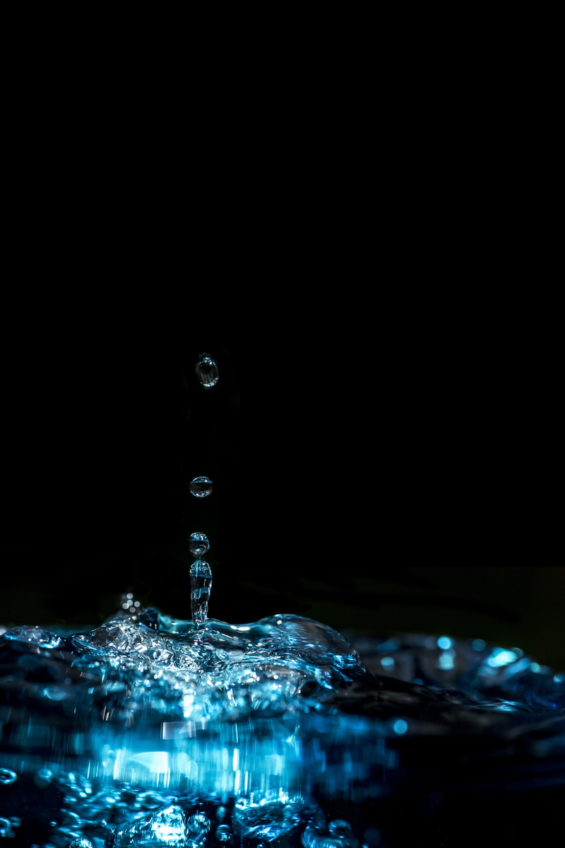 black background, water, falling, drop, high-speed photography, blue, studio shot, close-up, speed lite, waterfront, frozen, splashed, waterdrop, purity