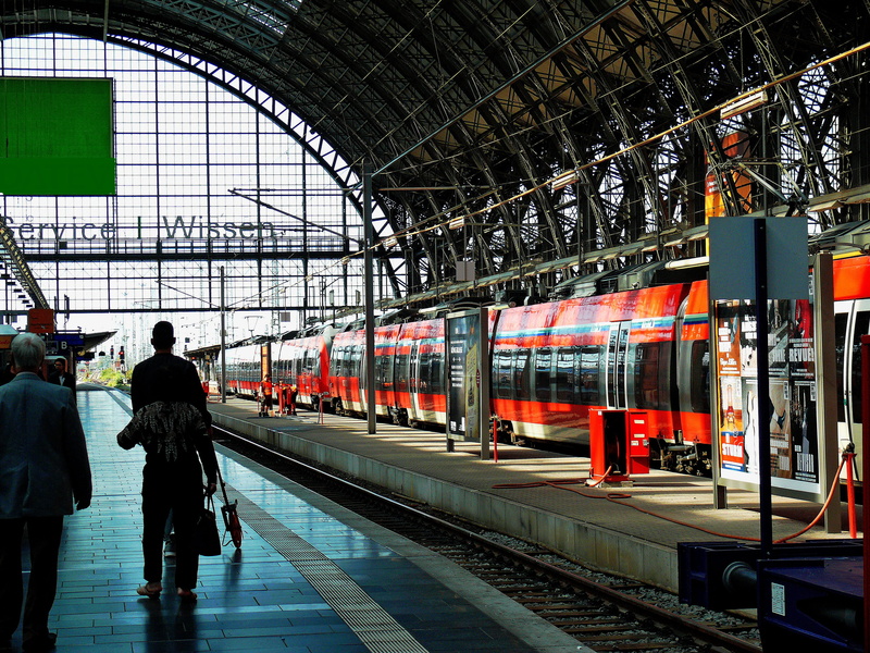 city, station, construction, train ride, sack station, lifestyles, europe, frankfurt main, group of people, public transportation, track, technology, waiting