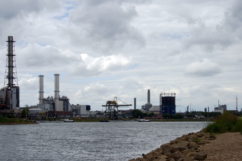 chemical plant, sky, building exterior, water, waterfront, factory, business, pollution, no people, Basf, fuel and power generation, smoke stack, Ludwigshafen