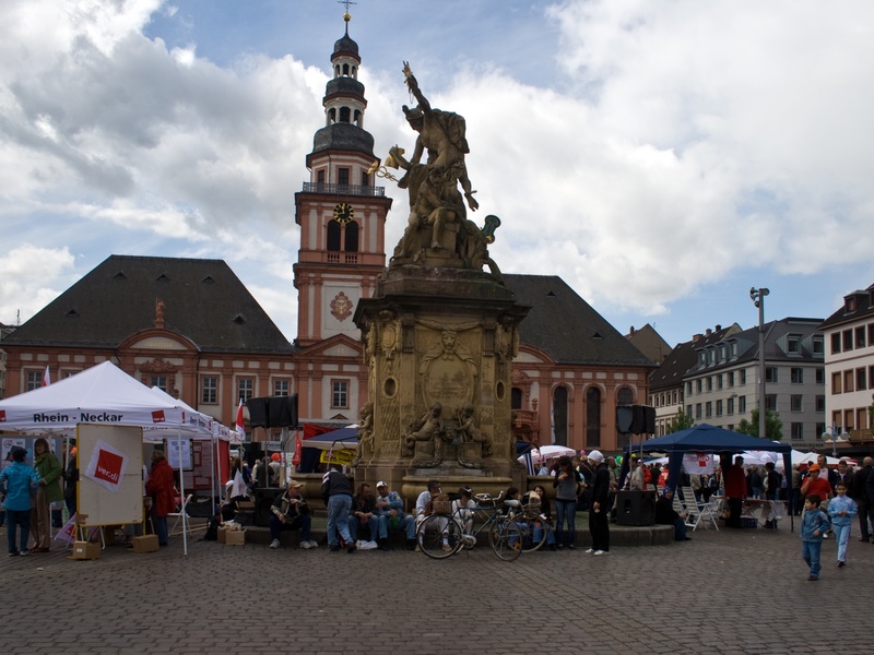 built structure, travel, nature, place of worship, building, women, religion, marketplace, crowd, outdoors, building exterior, 2K, architecture, mannheim